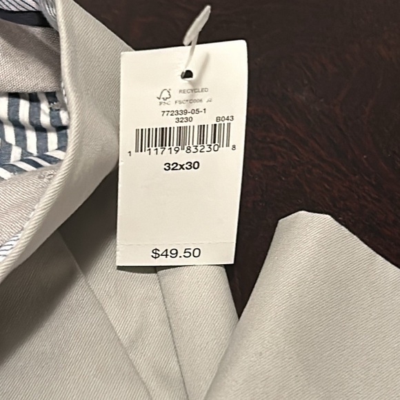 Men’s Gap Khakis - Picture 3 of 4